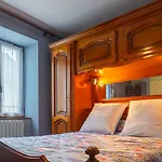 Holiday home Bon Aubrac Pour 12 Personnes *