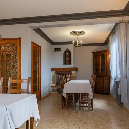 Hébergement de vacances Bon Aubrac Pour 12 Personnes *