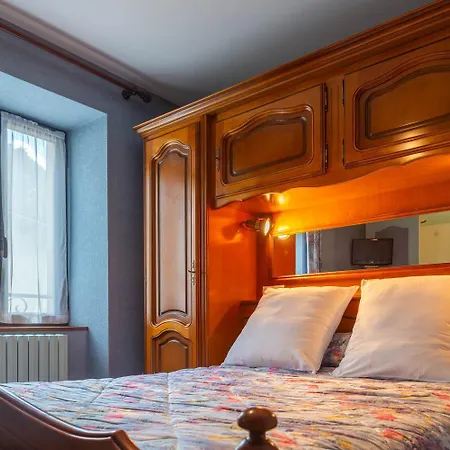 Holiday home Bon Aubrac Pour 12 Personnes *
