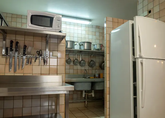 Bon Aubrac Pour 12 Personnes Hébergement de vacances Les Hermaux