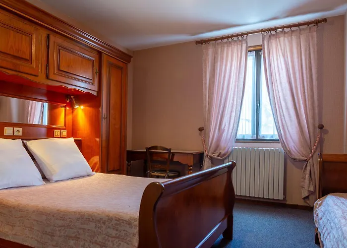 Bon Aubrac Pour 12 Personnes Hébergement de vacances
